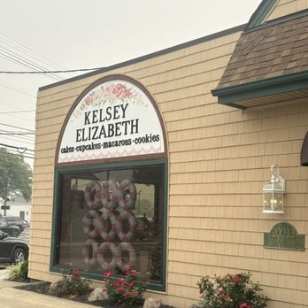 Kelsey Elizabeth Cakes - Outside Kelsey Elizabeth bakery in Rocky River / 16 July 2026 - Bakeries Near Me - Rocky River, Ohio Kelsey Elizabeth Cakes - Outside Kelsey Elizabeth bakery in Rocky River / 16 July 2026 - Bakeries Near Me - Rocky River, Ohio