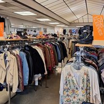 Crossroads Trading - Women's Clothing Near Me - Huntington Beach, California Crossroads Trading - Women's Clothing Near Me - Huntington Beach, California