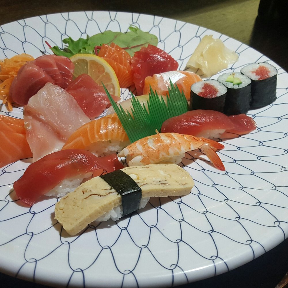 Suzuya - Sushi and sashimi combo - Japanese Near Me - Surry Hills, NSW
