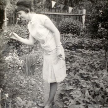 Forsthaus Raschwitz - 1965: Erika F. aus Böhlitz Ehrenberg bei Leipzig, Friedrich- Engels-Straße 24, Meine "Eroberung" aus dem Forsthaus Raschwitz. - German Near Me - Markkleeberg, SN