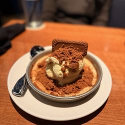 BJ's Restaurant & Brewhouse - Biscoff Pizookie