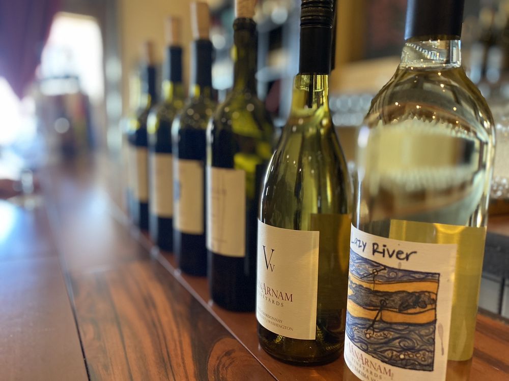 VanArnam Vineyards Logo