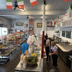 Abondanza Italian Deli On Venice Island