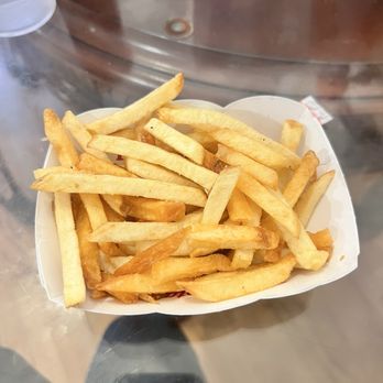 In-N-Out Burger - These are the fries straight outta the bag- there wasn't even stragglers left in the bag. - Fast Food Near Me - Hayward, California In-N-Out Burger - These are the fries straight outta the bag- there wasn't even stragglers left in the bag. - Fast Food Near Me - Hayward, California