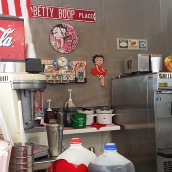 Billy Bob's Dairyland - Fantastic shakes and fun nostalgic decor - Burgers Near Me - Branson, Missouri Billy Bob's Dairyland - Fantastic shakes and fun nostalgic decor - Burgers Near Me - Branson, Missouri
