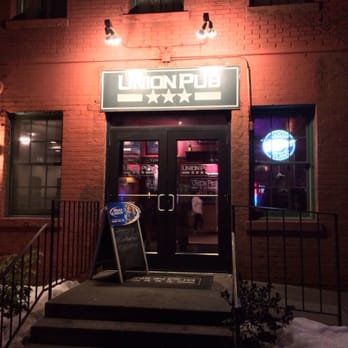Union Pub - Entrance - Pubs Near Me - Washington, DC, District of Columbia