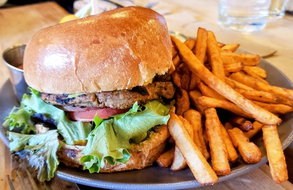 Lola Rosa Place-des-Arts by null