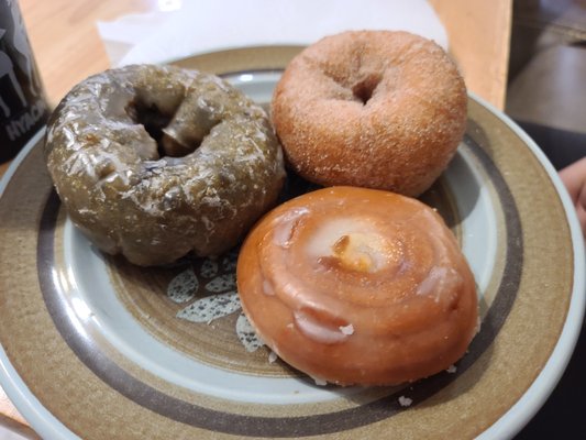 Mama donuts