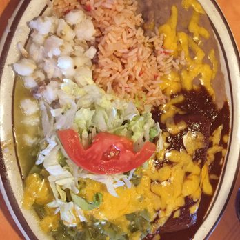 Café Castro - Tamales lunch platter. - New Mexican Cuisine Near Me - Santa Fe, New Mexico Café Castro - Tamales lunch platter. - New Mexican Cuisine Near Me - Santa Fe, New Mexico