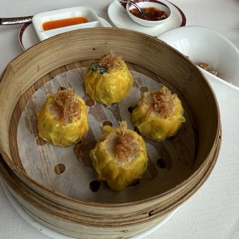 Tin Lung Heen - Siu Mai - Cantonese Near Me - Kowloon, HK