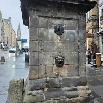Royal Mile - The other side of the Netherbow Wellhead - Landmarks & Historical Buildings Near Me - Edinburgh, EDH