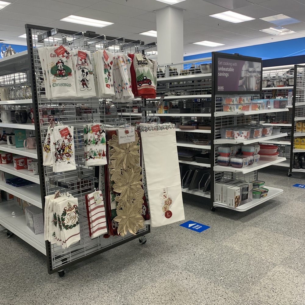Ross Dress for Less - Christmas decor coming out - Women's Clothing Near Me - Kaneohe, Hawaii Ross Dress for Less - Christmas decor coming out - Women's Clothing Near Me - Kaneohe, Hawaii
