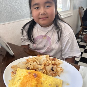 Babs Delta Diner - Ham & Cheese omelette w/ a side of bacon - Diners Near Me - Suisun City, California Babs Delta Diner - Ham & Cheese omelette w/ a side of bacon - Diners Near Me - Suisun City, California