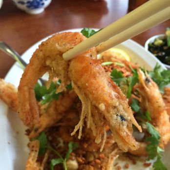 Yuet Lee - Spicy Garlic Prawns.  Wow !  Love the garlic, Spices n sweet aftertaste.  Definitely coming back for this alone. - Chinese Near Me - San Francisco, California