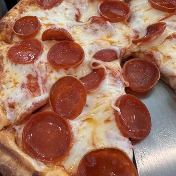 1933 Kitchen & Bar - Pepperoni pizza (happy hour) - Pizza Near Me - Suisun City, California 1933 Kitchen & Bar - Pepperoni pizza (happy hour) - Pizza Near Me - Suisun City, California