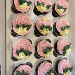 Dee's GF Cookie Company - Gluten-free Cupcakes
