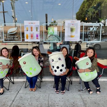 Sun Tea Day - Enjoying refreshing drink at Sun Tea Day very welcoming owners - Bubble Tea Near Me - Arcadia, California Sun Tea Day - Enjoying refreshing drink at Sun Tea Day very welcoming owners - Bubble Tea Near Me - Arcadia, California