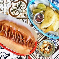 Abuelita's - Empanadas Colombianas, Pincho de Papa y Canchita