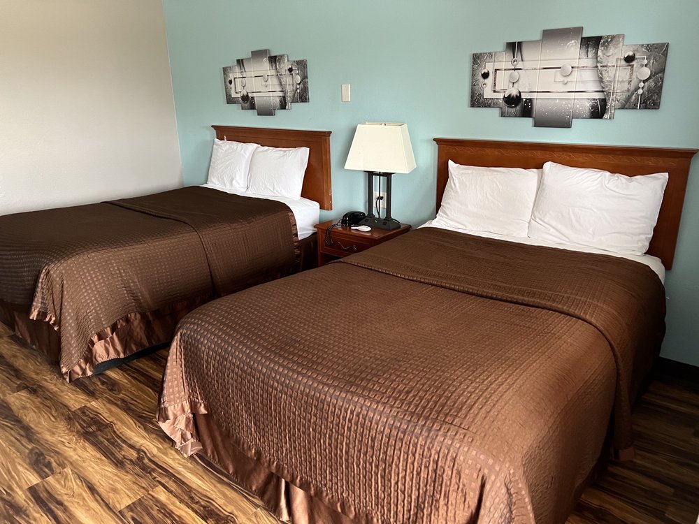 RIVERSIDE MOTEL Updated August 2024 305 S 13th St, Hebron, Nebraska