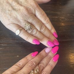 Nail'd It Salon - Mom and daughter matching color