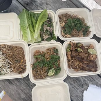 The Elephant Shack - Pad Thai, larb, friend rice pad se yu - Thai Near Me - Honolulu, Hawaii The Elephant Shack - Pad Thai, larb, friend rice pad se yu - Thai Near Me - Honolulu, Hawaii