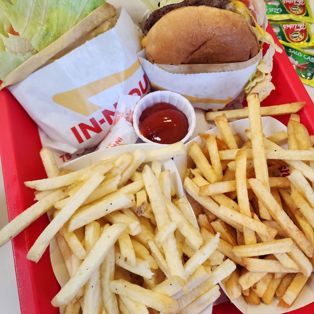 In-N-Out Burger - Burgers Near Me - San Carlos, California In-N-Out Burger - Burgers Near Me - San Carlos, California