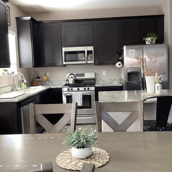 Casa By Liz  - Clean and Organized Kitchen - Home Organization Near Me
