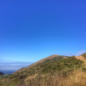 Tennessee Valley - Coastal trail & moon (Photo: kjophoto.com) - Hiking Near Me - Mill Valley, California Tennessee Valley - Coastal trail & moon (Photo: kjophoto.com) - Hiking Near Me - Mill Valley, California