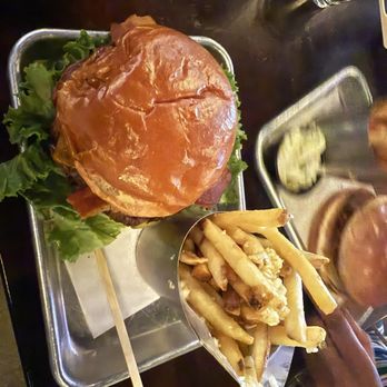 Flights - Sister Hamburger & garlic fries were good - New American Near Me - Las Vegas, Nevada