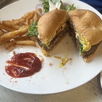 Angelinas Diner - Diners Near Me - Ormond Beach, Florida