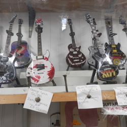 The Rock Palace - Mini guitars