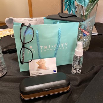 Tri-City Optometry - Gift bag with glasses and accessories - Optometrists Near Me - Fremont, California Tri-City Optometry - Gift bag with glasses and accessories - Optometrists Near Me - Fremont, California