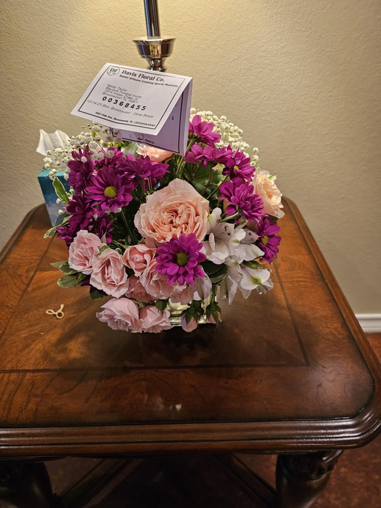 DAVIS FLORAL COMPANY Updated September 2024 24 Photos & 10 Reviews