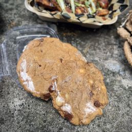 Chocolate Chip Macadamia Cookies