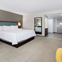 Hampton Inn Perry - Guest room