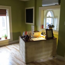 Asana Yoga & Massage - Colourful and welcoming reception