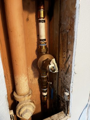 Pipe repair and installation - Various projects with pipe repair or installation, under the flor, crawl space or basement and inside the walls or under sink.