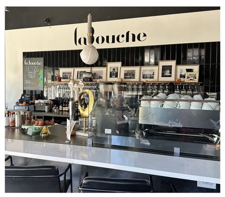 La Bouche by null
