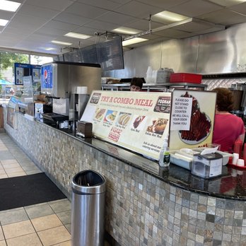 GRILLVILLE - Ordering counter - Greek Near Me - Libertyville, Illinois GRILLVILLE - Ordering counter - Greek Near Me - Libertyville, Illinois