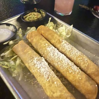 Retro on Main - Asian Fusion Near Me - Riverside, California