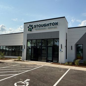Stoughton Veterinary Service - Stoughton Veterinary Service Building Exterior - Veterinarians Near Me - Stoughton, Wisconsin Stoughton Veterinary Service - Stoughton Veterinary Service Building Exterior - Veterinarians Near Me - Stoughton, Wisconsin