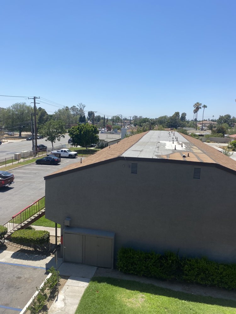 Slide of Jimgov Roofing