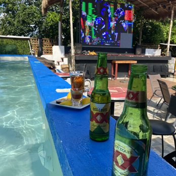 Snapper’s - Bars Near Me - Isla Mujeres, ROO Snapper’s - Bars Near Me - Isla Mujeres, ROO