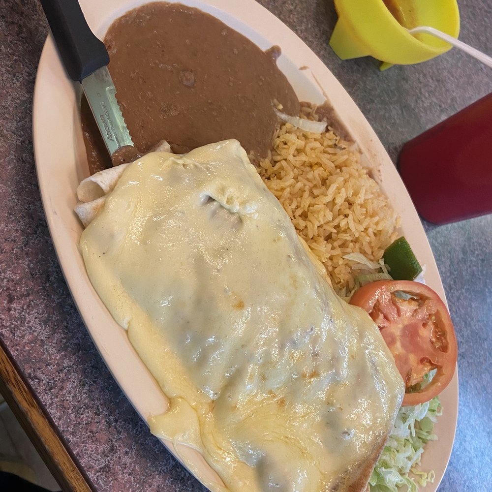 a plate of mexican food a plate of mexican food
