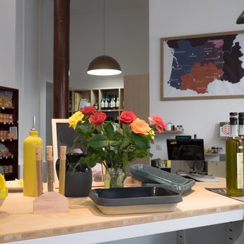 Epicerie 41 - Le grès de la Manufacture de Digoin et la carte où figurent nos producteurs - Delicatessen Near Me - Bordeaux, 33