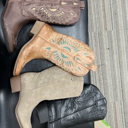 Off Broadway Shoe Warehouse