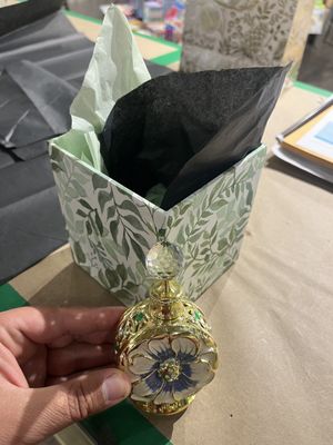 Paper Source by null