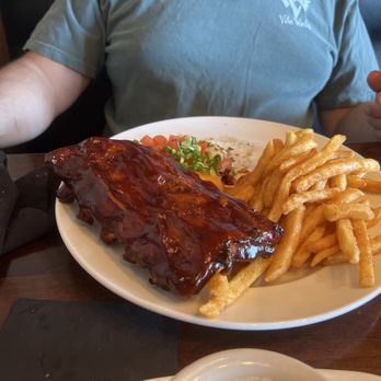 Brown Derby Wood Fired Steakhouse - Ribs & Fries - American Near Me - Streetsboro, Ohio