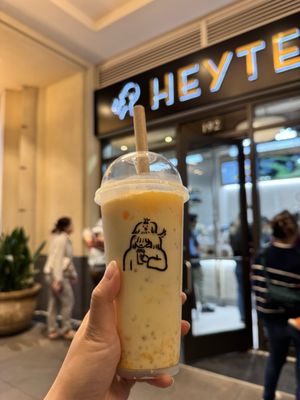 HEYTEA (Bellevue Bravern) by null