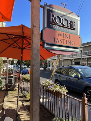 Roche Winery & Vineyards by null